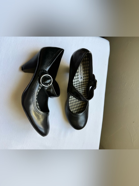 American Eagle Outfitters Shoes - Y2K Rare Vintage American Eagle Mary Jane Heel Buckle Strap Size 7.5
